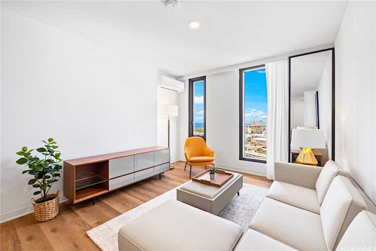 987 Queen Street #2113 Honolulu, HI 96814