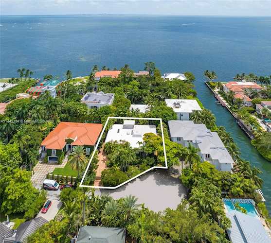 3821 Carole Ct Miami, FL 33133