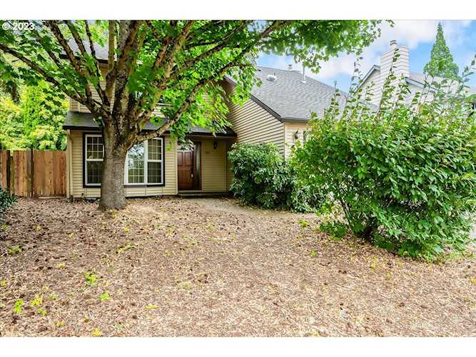 243 NE Donelson ST Hillsboro, OR 97124