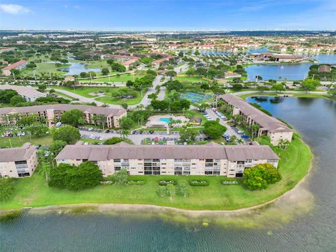 950 SW 138th Ave #203B Pembroke Pines, FL 33027