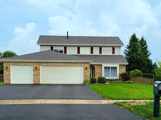 1572 Bryan Ct Aurora, IL 60504