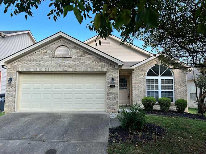 2528 Langstane Ln Lexington, KY 40511