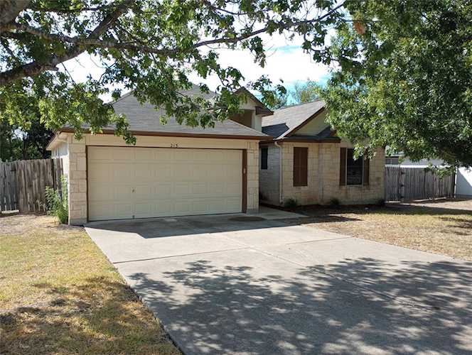 213 Little Lake RD Hutto, TX 78634