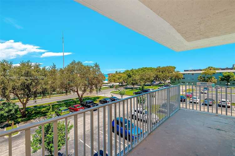 901 Hillcrest Dr #315 Hollywood, FL 33021