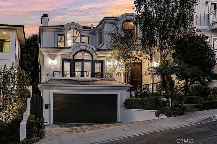 856 9th St Manhattan Beach, CA 90266