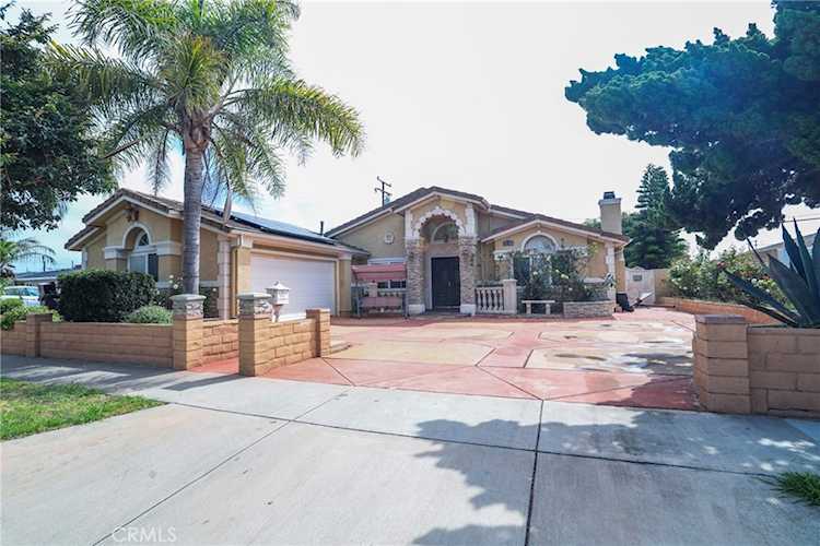 18202 Beach Blvd Huntington Beach, CA 92648
