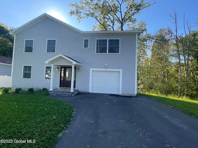 2 Gertrude St Albany, NY 12203