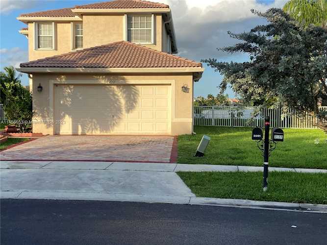 2001 SW 157th Ave Miramar, FL 33027