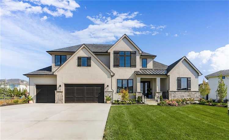 10670 W 142nd Terrace Overland Park, KS 66221
