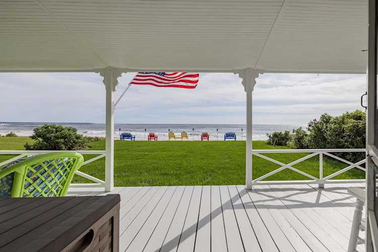 182 Webhannet Dr Wells, ME 04090