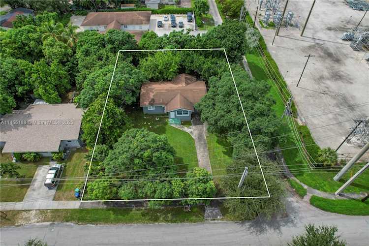 9156 NW 5th Ave Miami, FL 33150