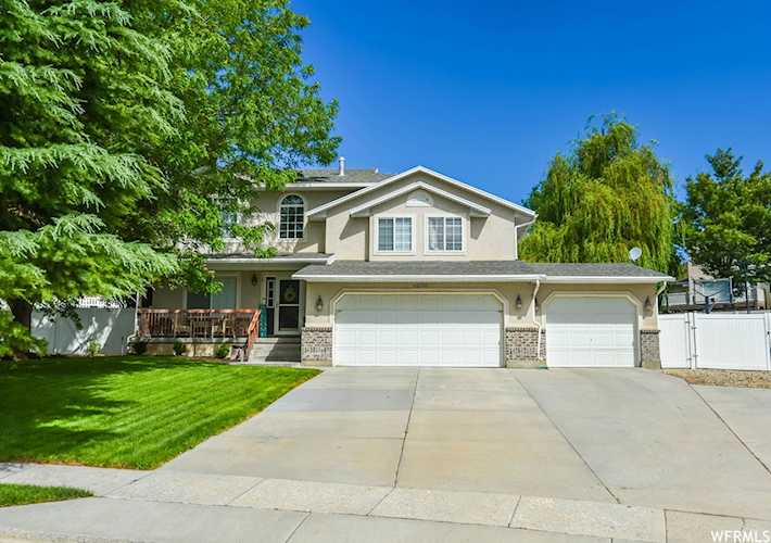 1070 W River Pine Cir Riverton, UT 84065