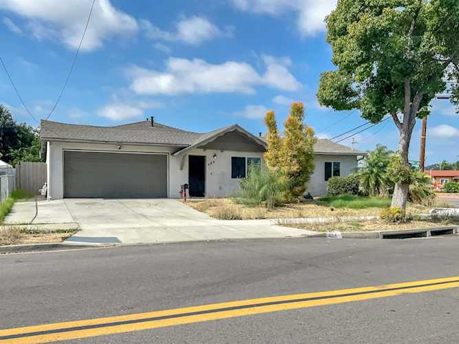 484 Parkbrook St Spring Valley, CA 91977