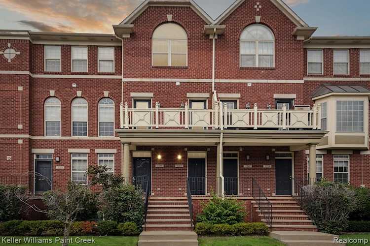 3251 Camden Dr Troy, MI 48084