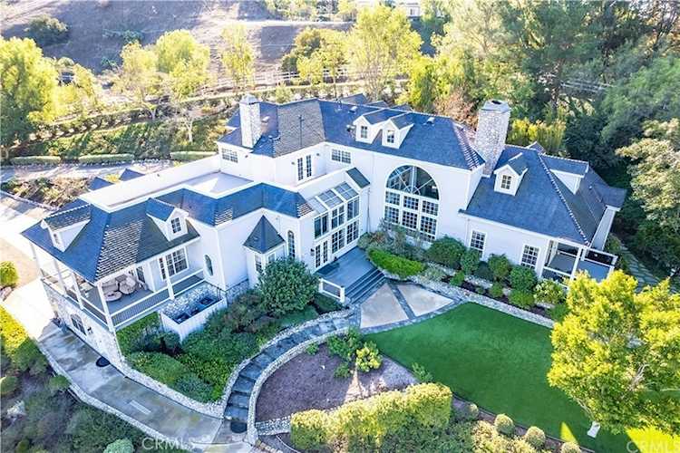 324 Copa De Oro Dr Brea, CA 92823