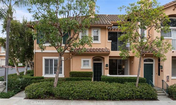 3302 Ladrillo Aisle Irvine, CA 92606