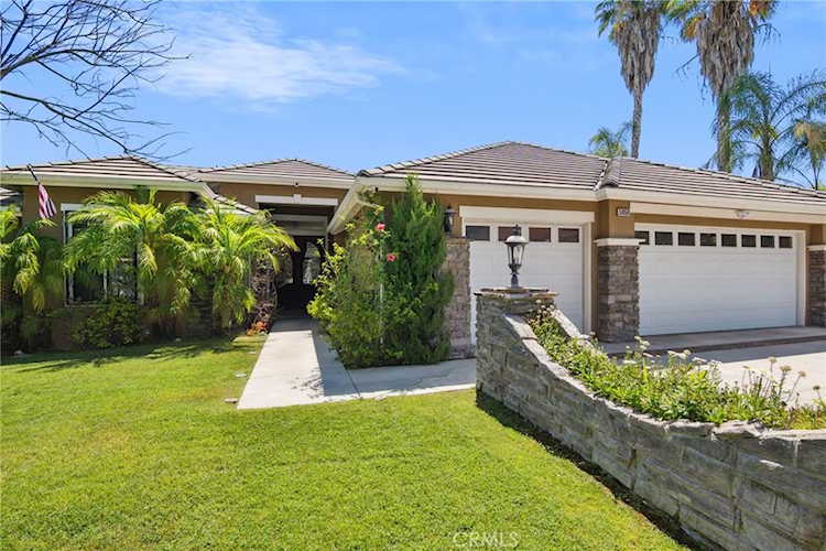 5050 Serrania Ave Woodland Hills, CA 91364