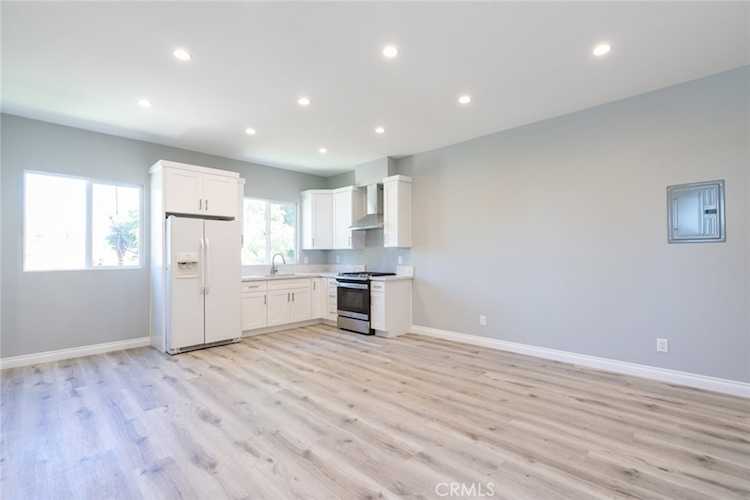 17406 Devonshire St Northridge, CA 91325