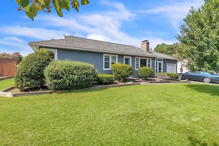 48 Greenlawn St Springfield, MA 01119