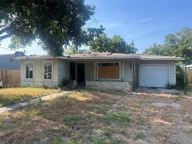 381 Perryman ST New Braunfels, TX 78130