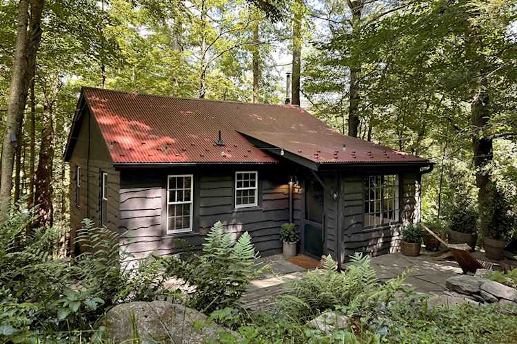 29 Andrew Ln Mount Tremper, NY 12457