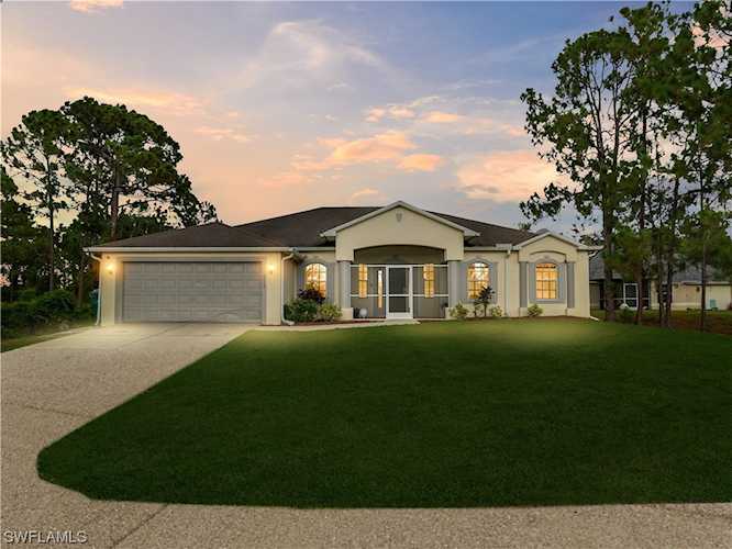 3735 NE 64th NE Ave Naples, FL 34120