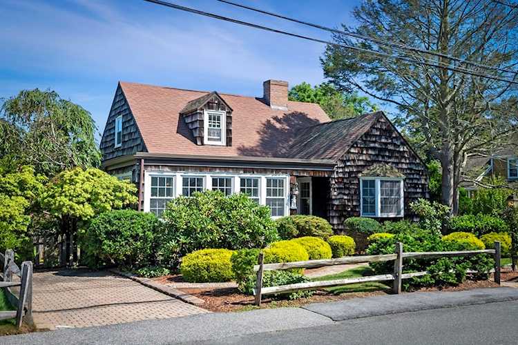 98 Clifton Avenue Marblehead, MA 01945