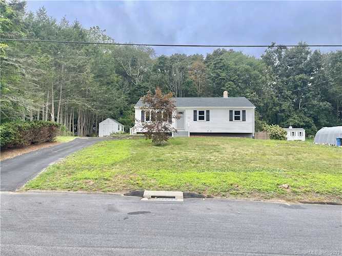 27 Knollcrest Rd Norwich, CT 06360