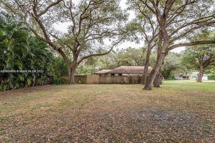 1629 Sunkist Way Fort Myers, FL 33905
