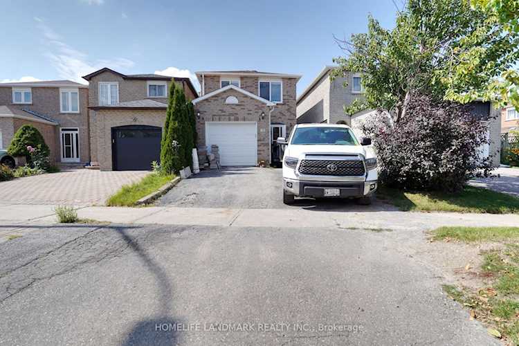 112 Goodwood Dr Markham, ON L3S 2L9