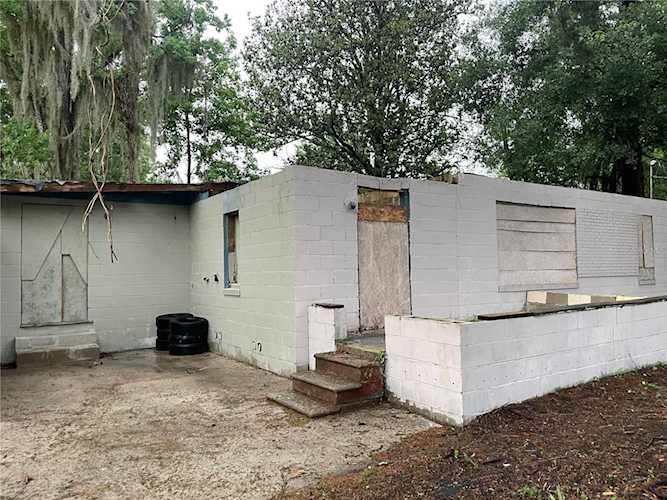 506 E Bay St Palatka, FL 32177