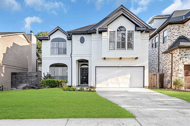4338 Effie St Bellaire, TX 77401