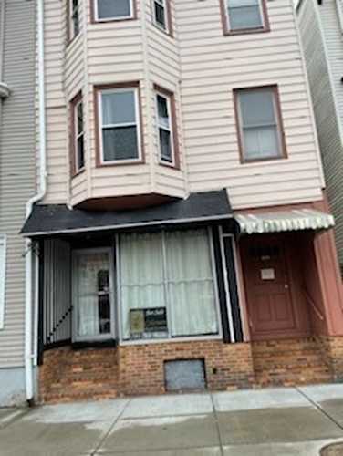 225 London St Boston, MA 02128