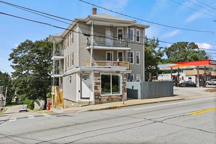 825 Park Ave Woonsocket, RI 02895