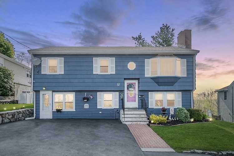 32 Murdock Drive Peabody, MA 01960
