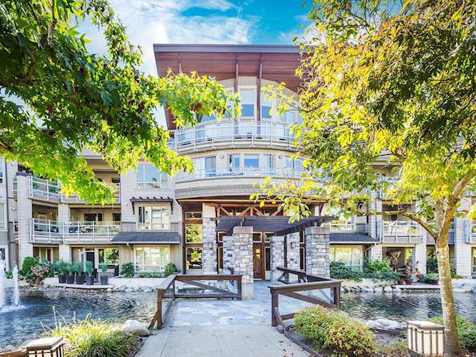 530 Raven Woods Drive #202 North Vancouver, BC V7G 2T5