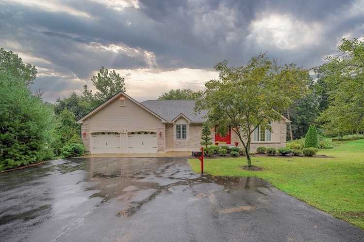 593 Southwick St Agawam, MA 01030