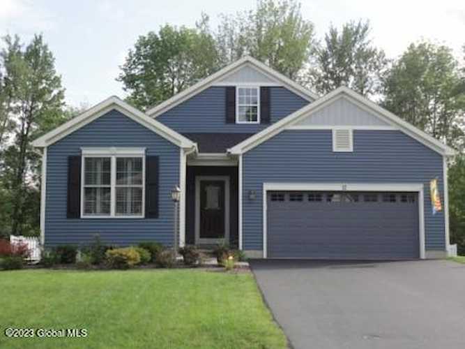 8 Wheatfield Way Mechanicville, NY 12118