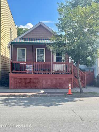 446 5th Ave Troy, NY 12182
