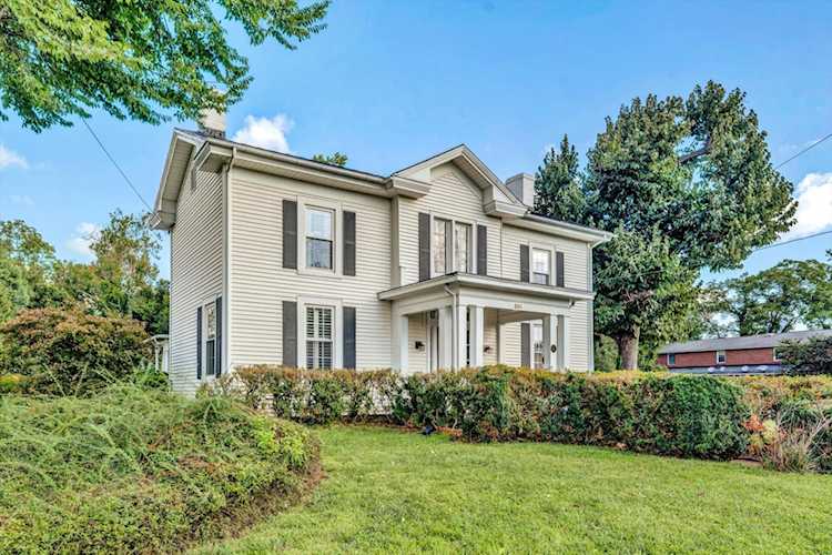 301 W Main Salem, VA 24153