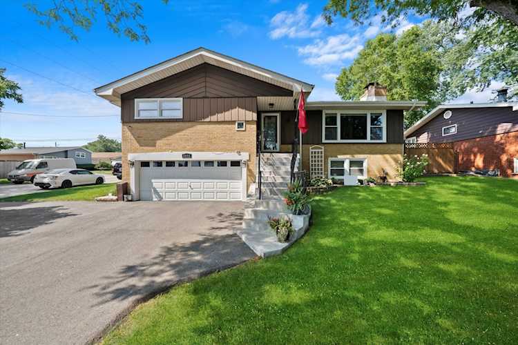 5872 W 97th St Oak Lawn, IL 60453
