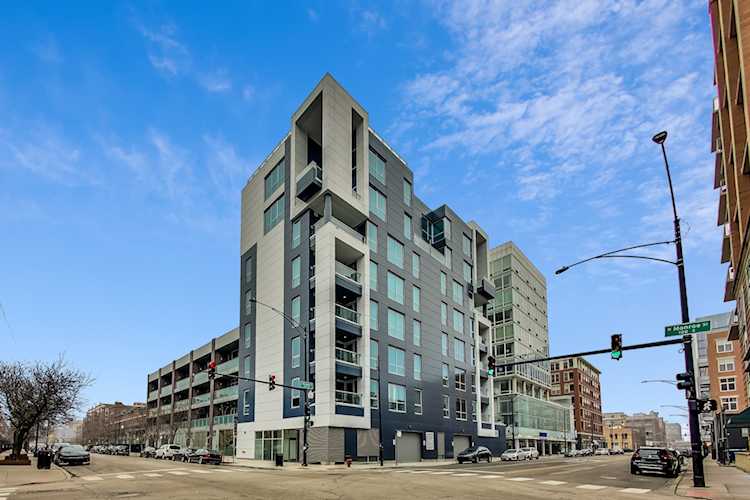 1000 W Monroe St #PH701 Chicago, IL 60607
