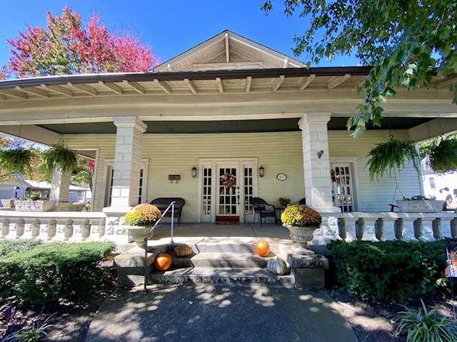 407 N Main St Mount Pleasant, TN 38474