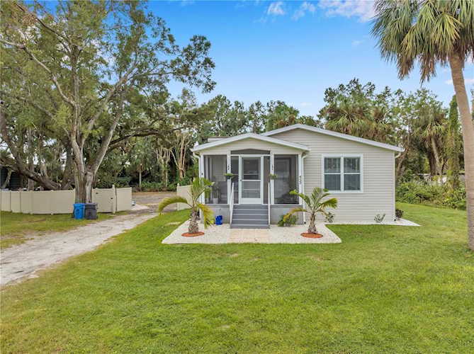 6125 Cedar Ave Gibsonton, FL 33534