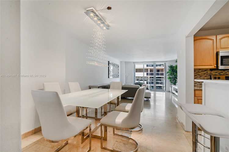 5701 Collins Ave #817 Miami Beach, FL 33140