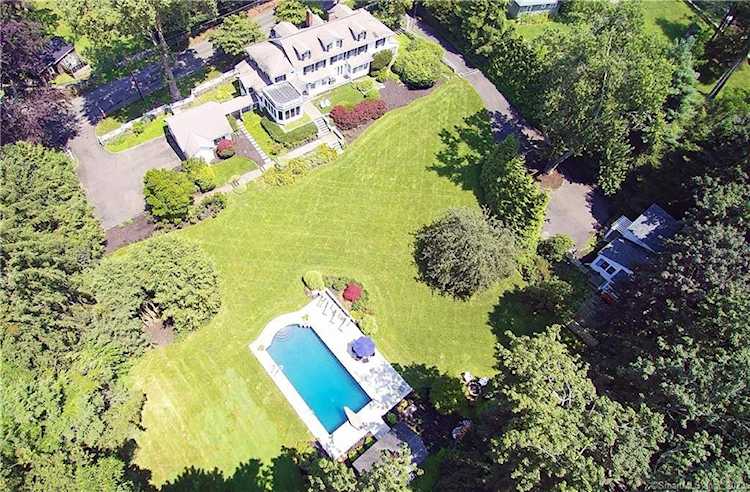 11 Shadow Ln Ridgefield, CT 06877