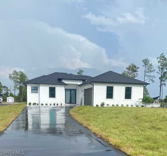 4474 NE 18th St Naples, FL 34120
