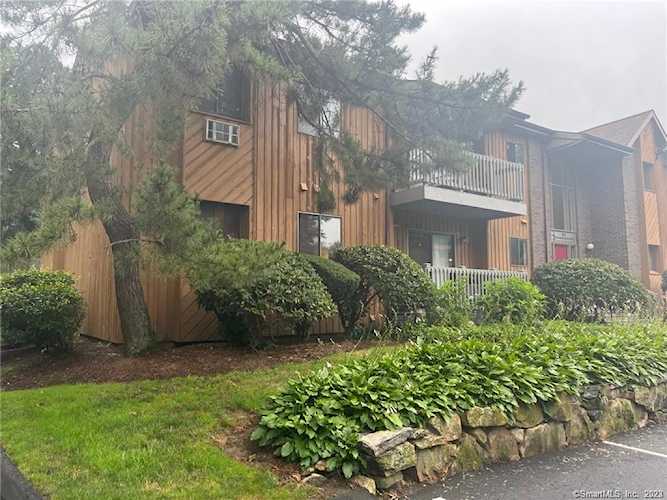 22 Riverview Dr #22 Bridgeport, CT 06606
