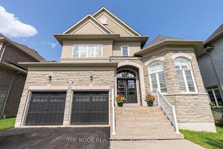 2319 Southcott Rd Pickering, ON L1X 2S9