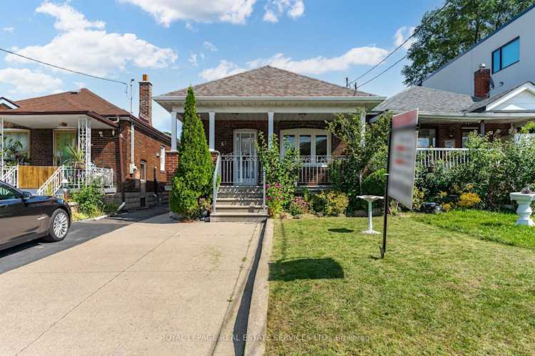 57 Chamberlain Ave Toronto, ON M6E 4J9